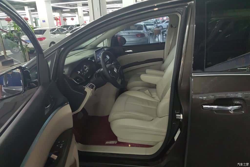 Buick GL8, 2021 9
