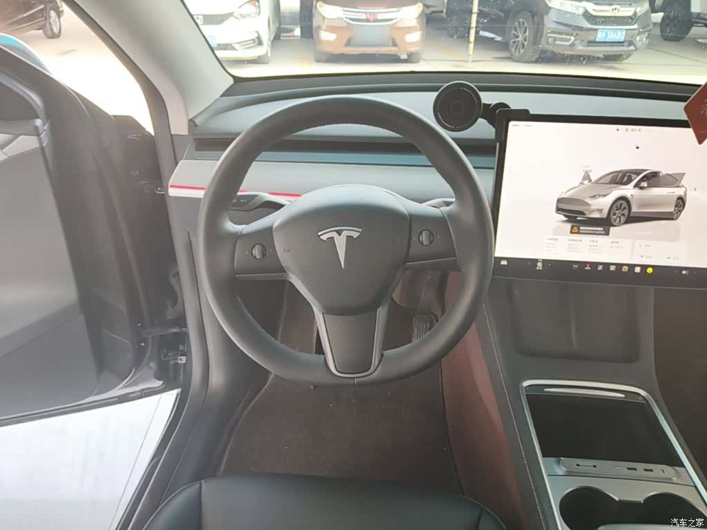 Tesla Model Y, 2024 11