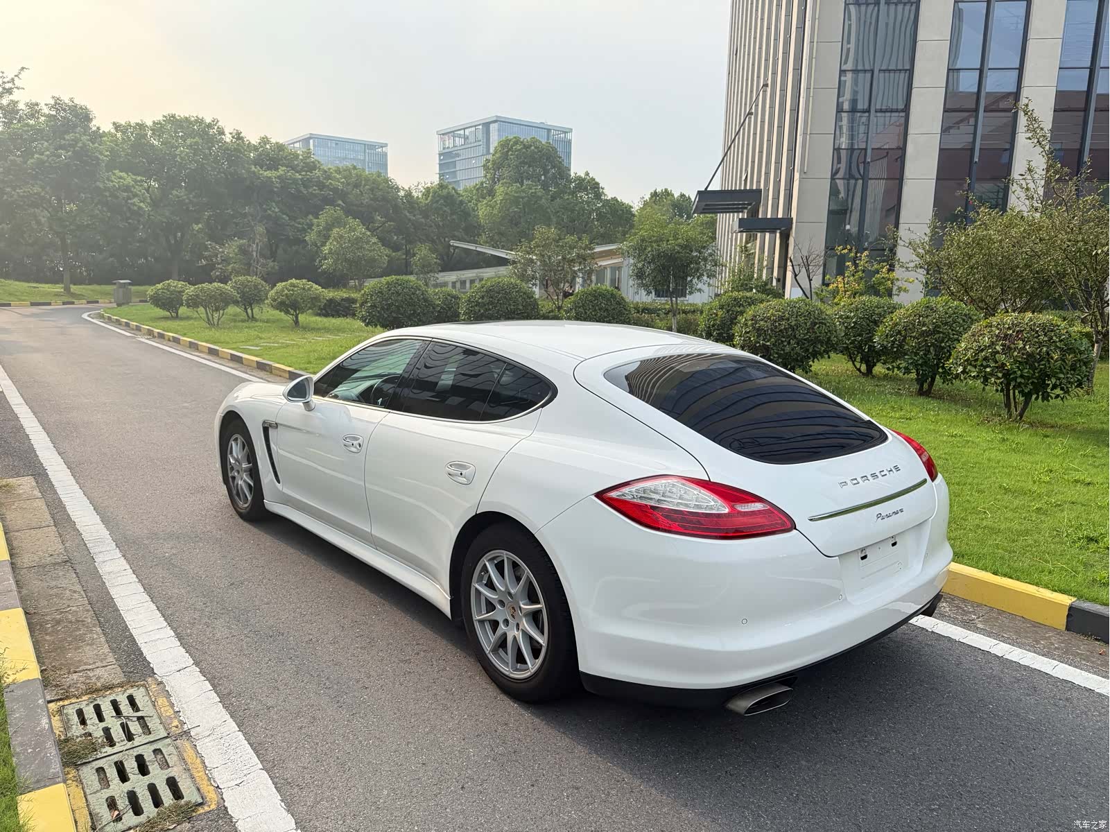 Porsche Panamera, 2011 3