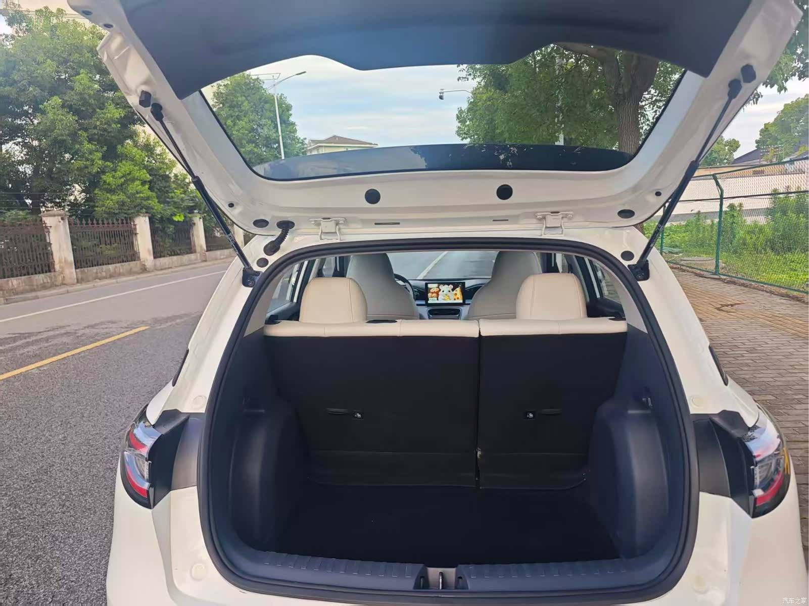 Geely Xingyuan, 2025 15