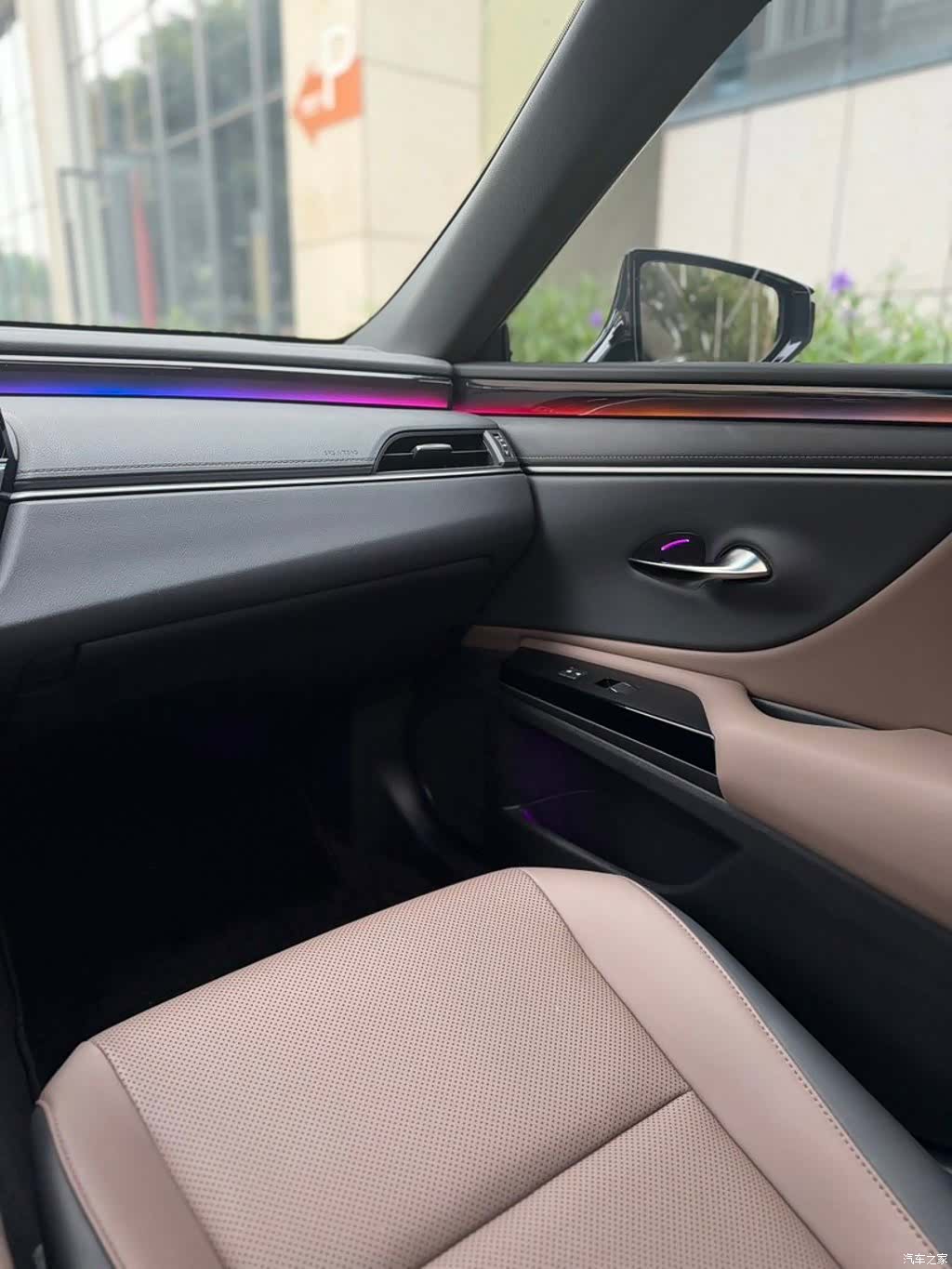 Lexus ES, 2024 9