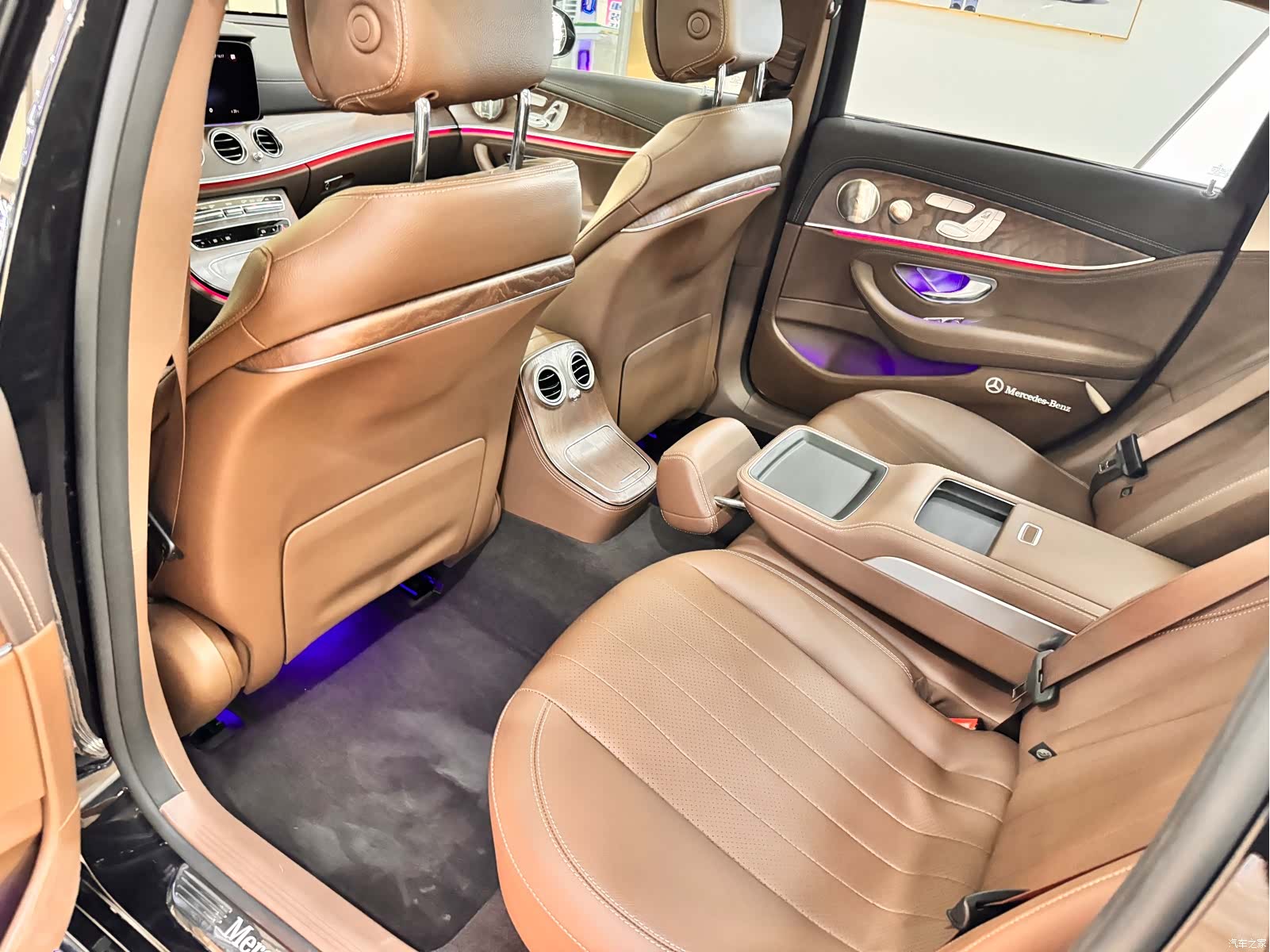 Mercedes-Benz E-Class, 2023 11