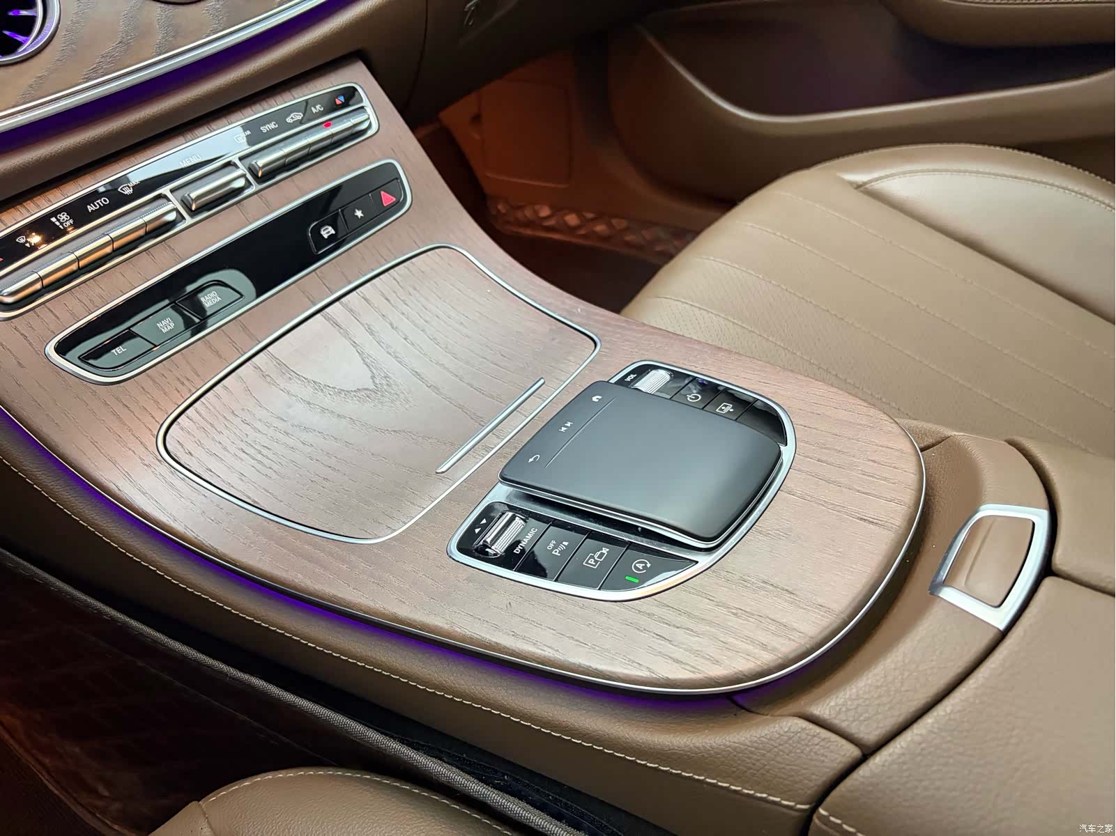 Mercedes-Benz E-Class, 2023 11