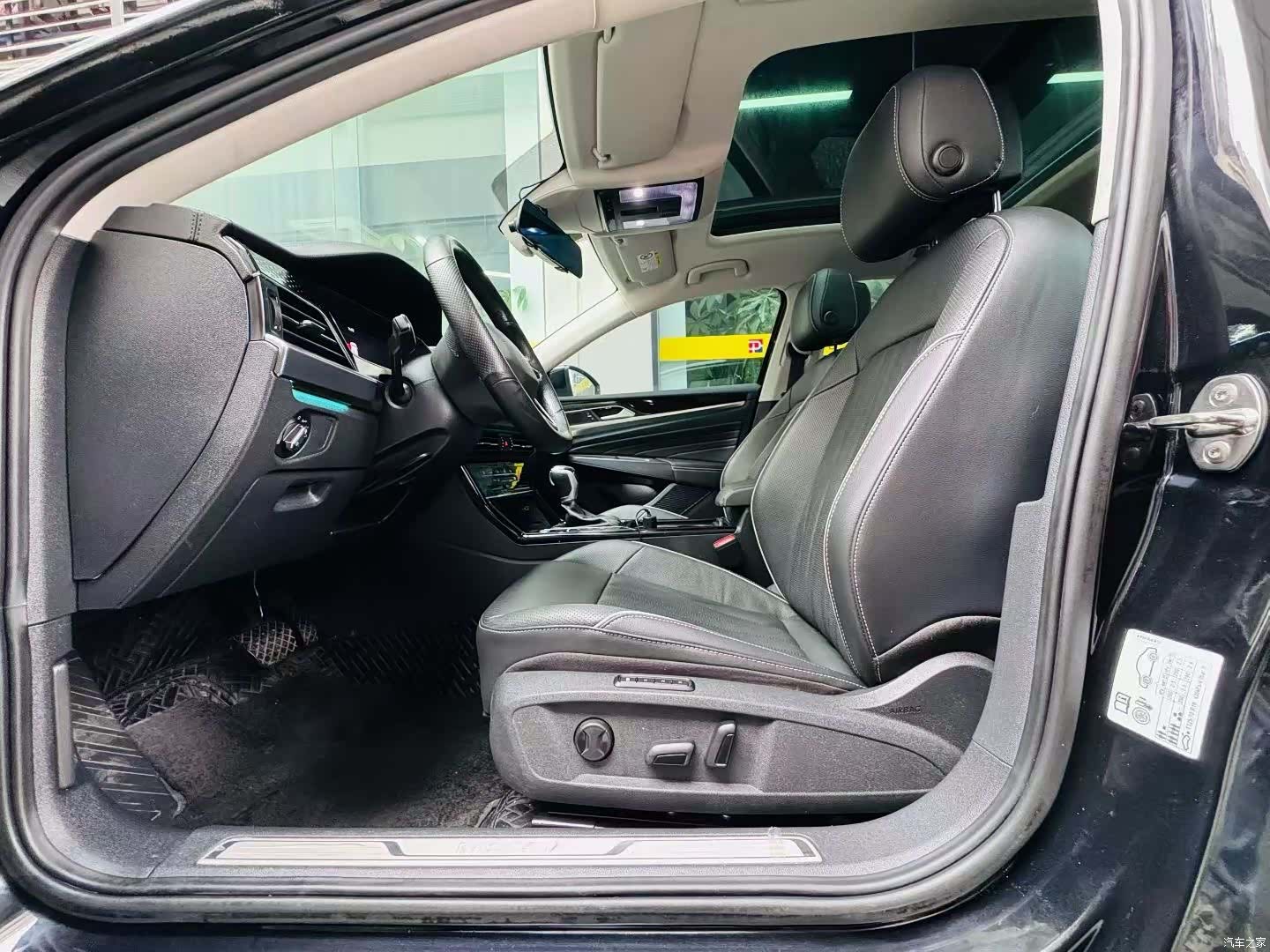 Volkswagen Passat, 2022 все фото