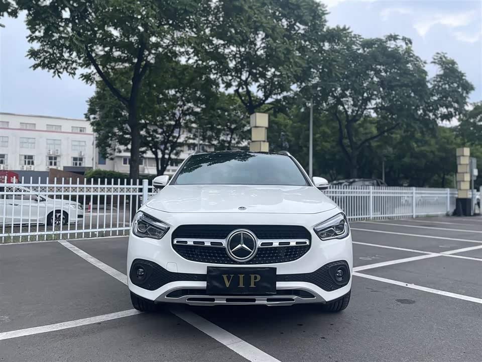 Mercedes-Benz GLA
