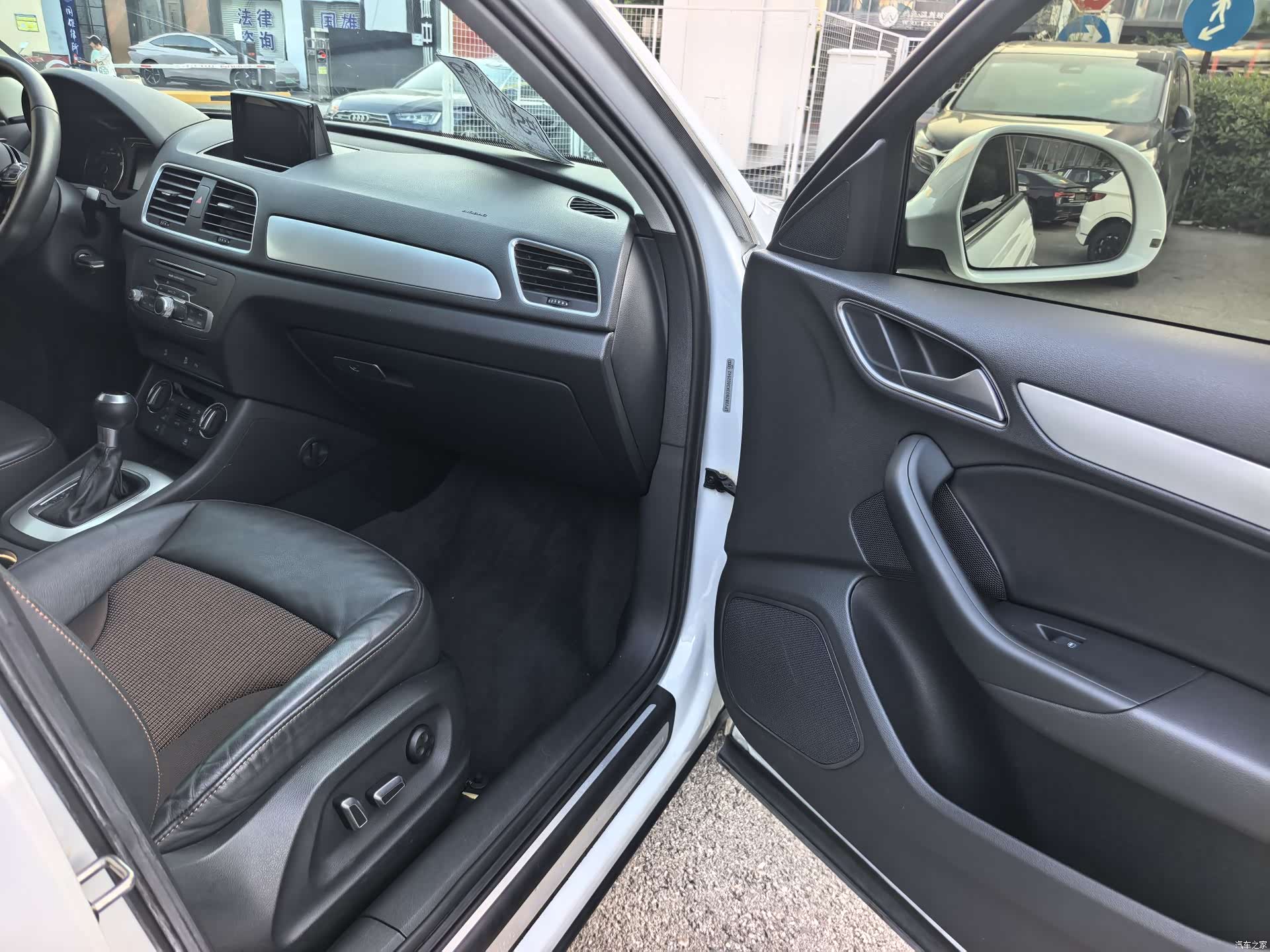 Audi Q3, 2019 11