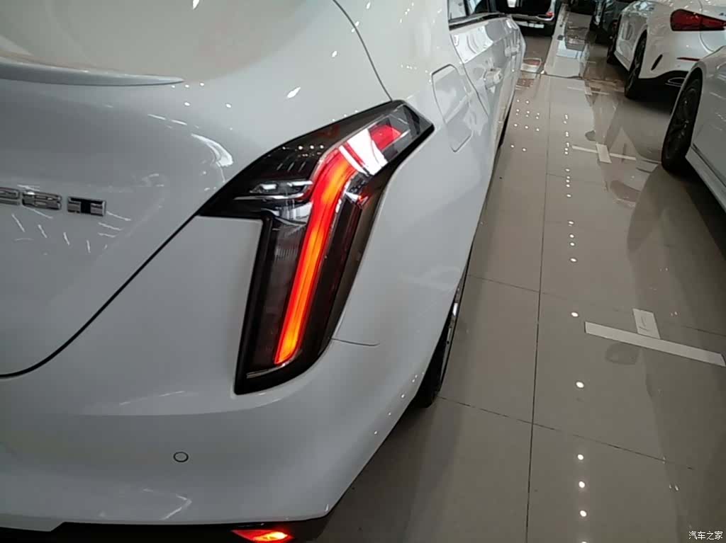 Cadillac CT4, 2023 8
