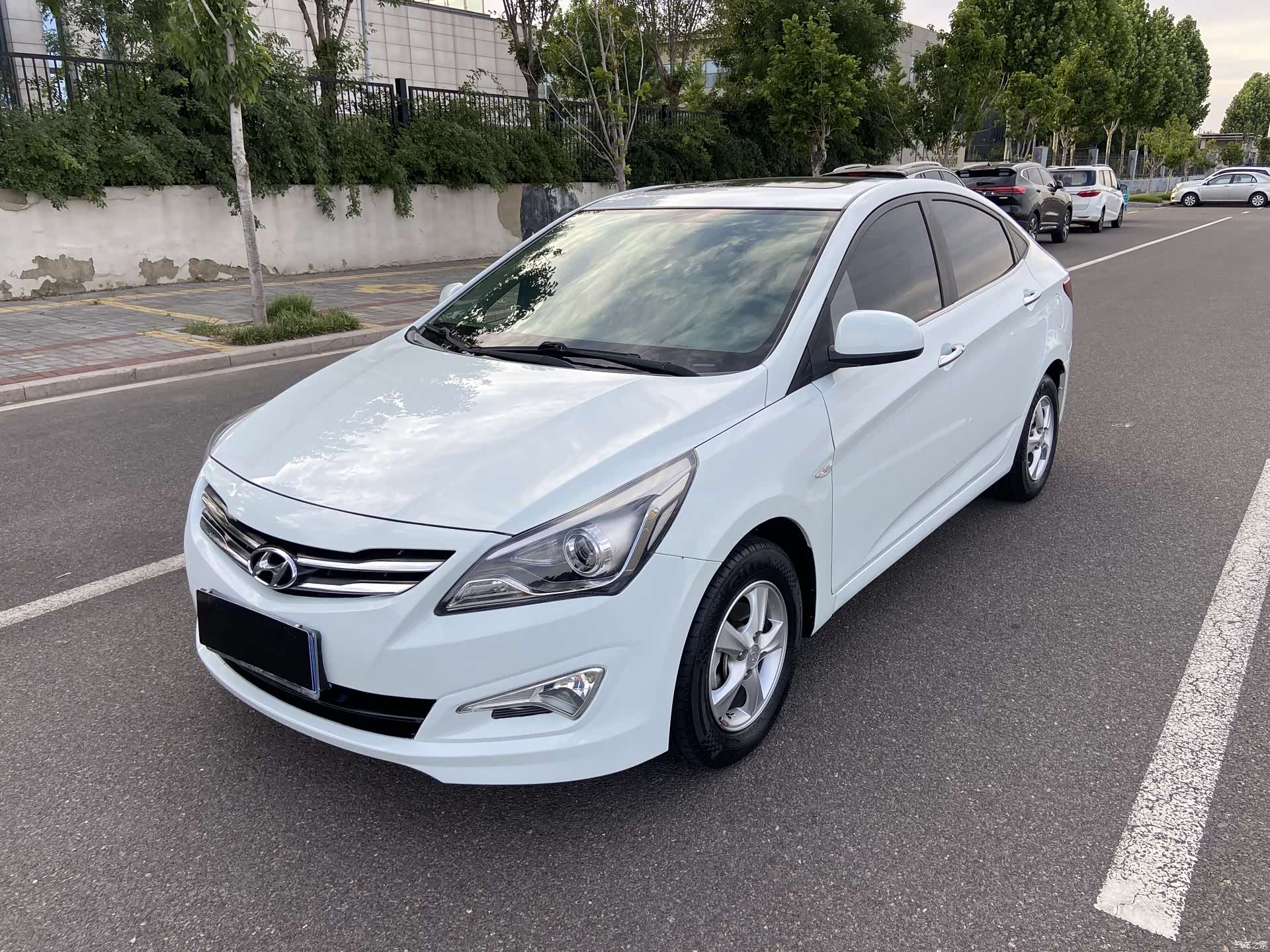 Hyundai GLX, 2016 1