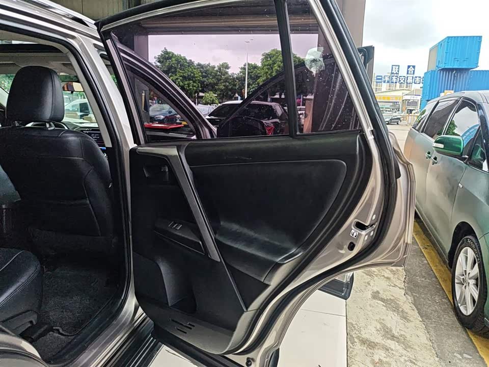 Toyota RAV4 Rongfang