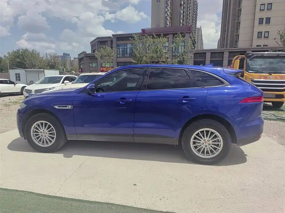 Jaguar F-PACE