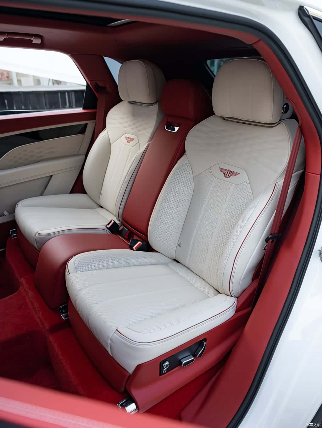 Bentley Bentayga, 2026 20