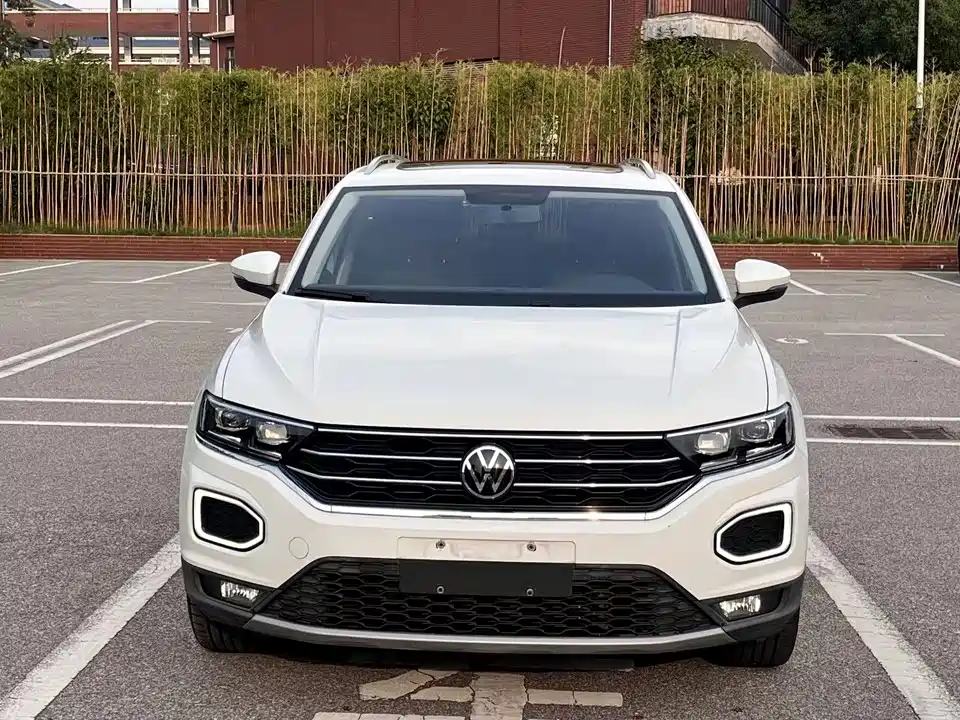 Volkswagen T-ROC exploring Songs