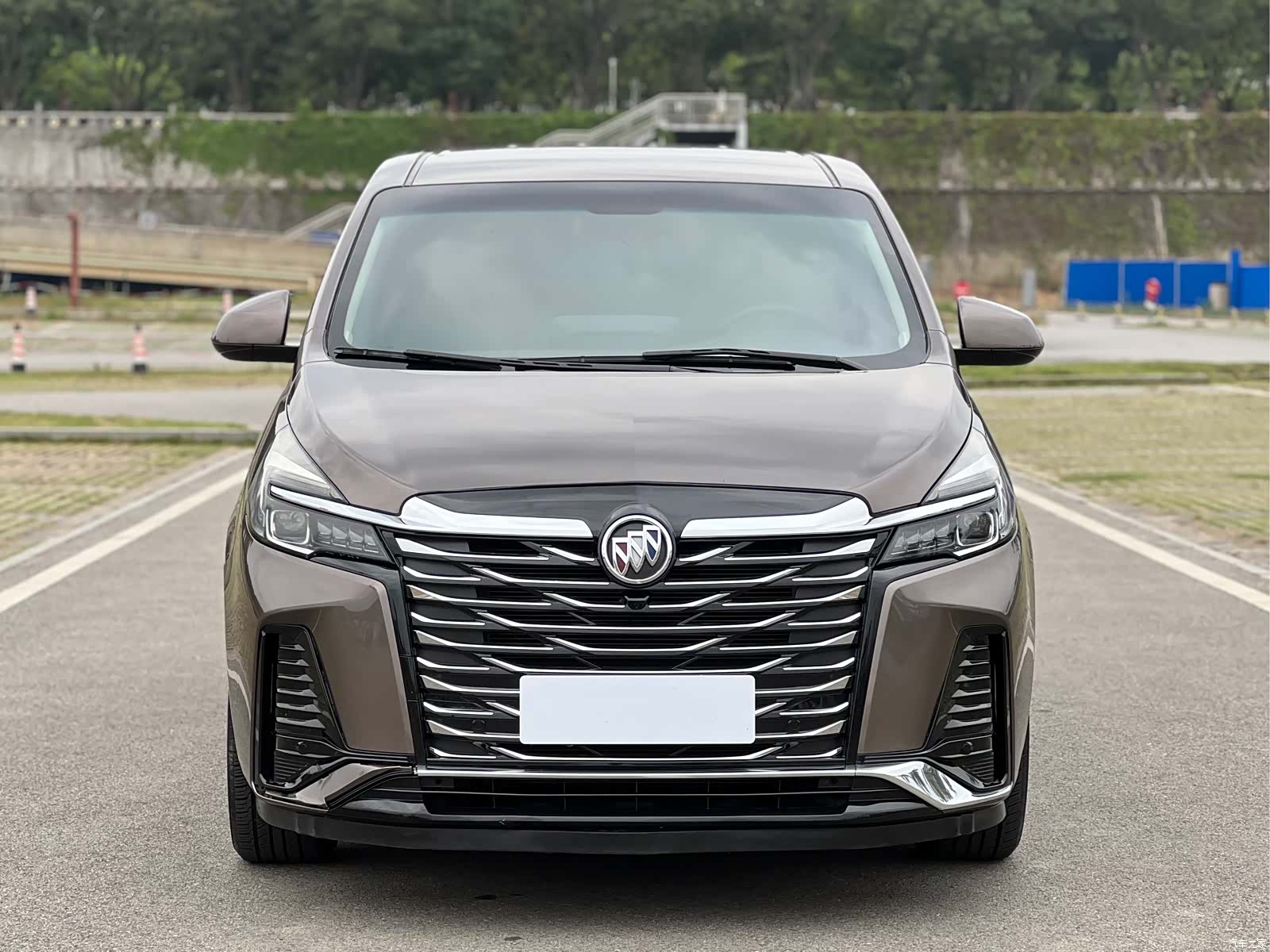 Buick GL8, 2022 2