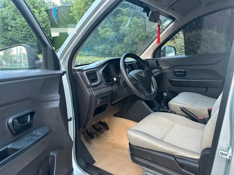 Wuling Wuling Hongguang V