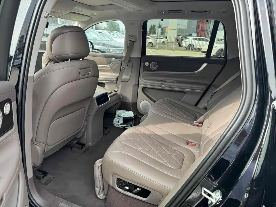 AITO Ask the world M9