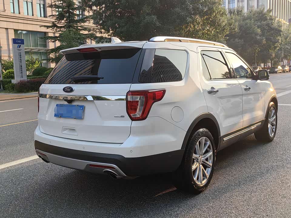 Ford Explorer Ford Explorer