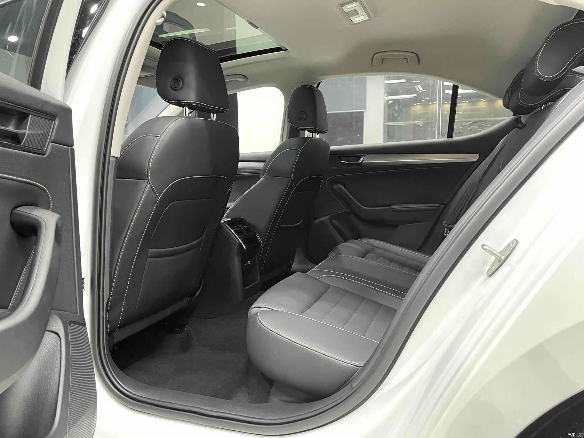 Skoda Superb, 2022 10