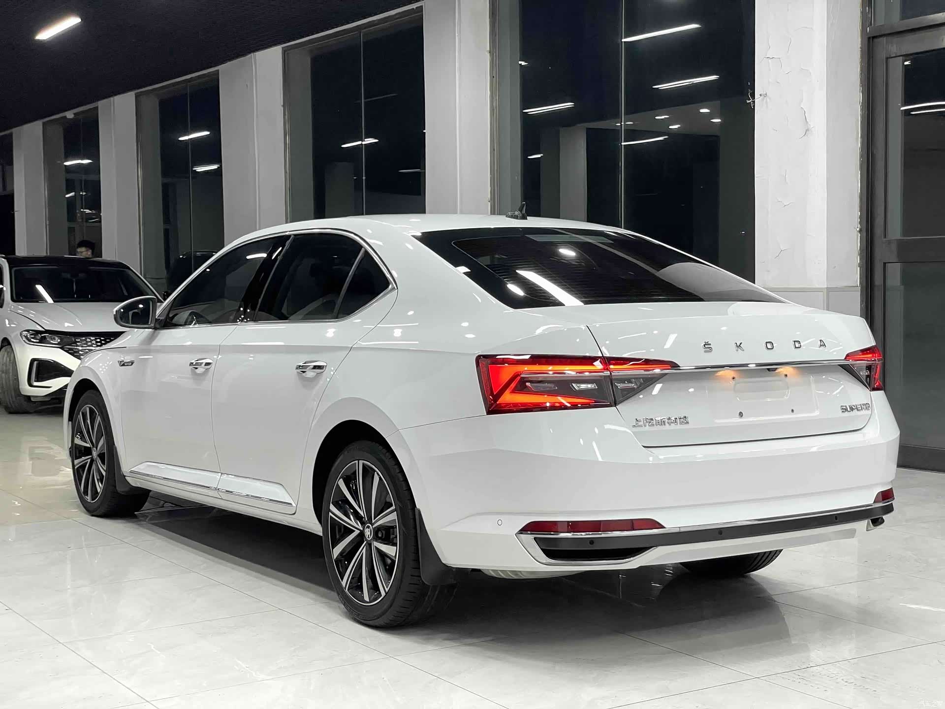 Skoda Superb, 2022 4