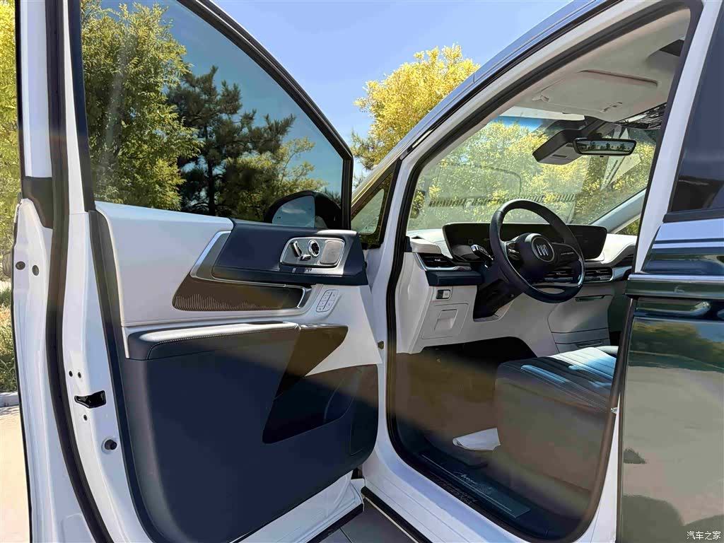 Buick Century, 2024 4