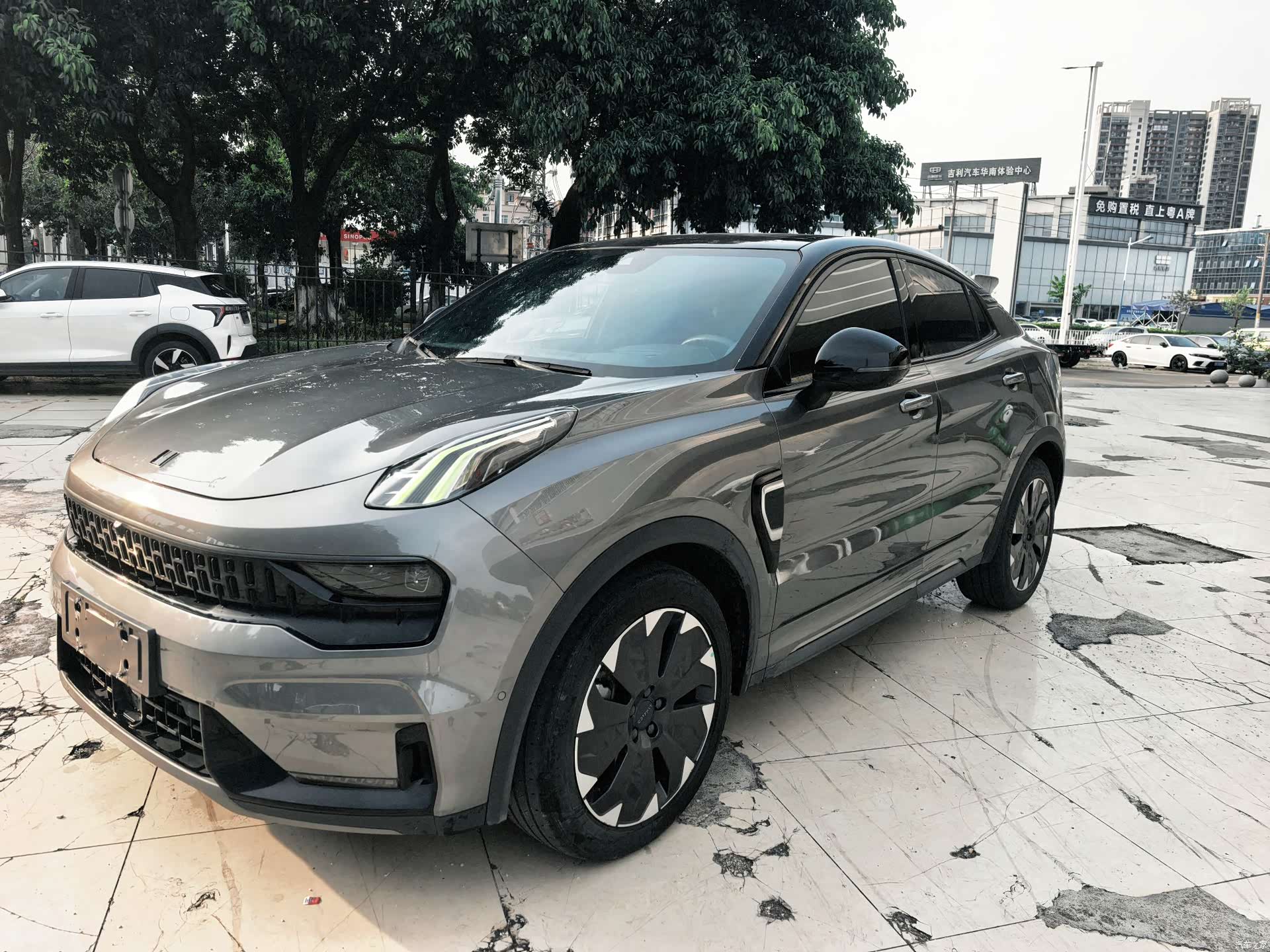 Lynk & Co 02