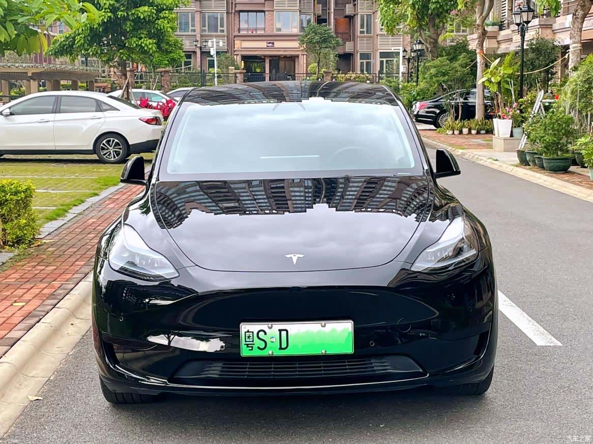Tesla Model Y, 2023 2