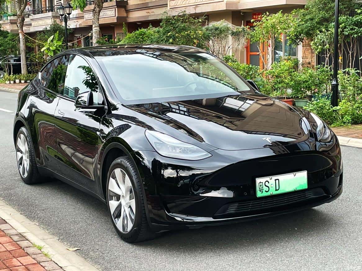 Tesla Model Y, 2023 3