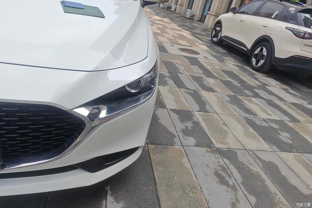 Mazda Mazda3, 2023 все фото