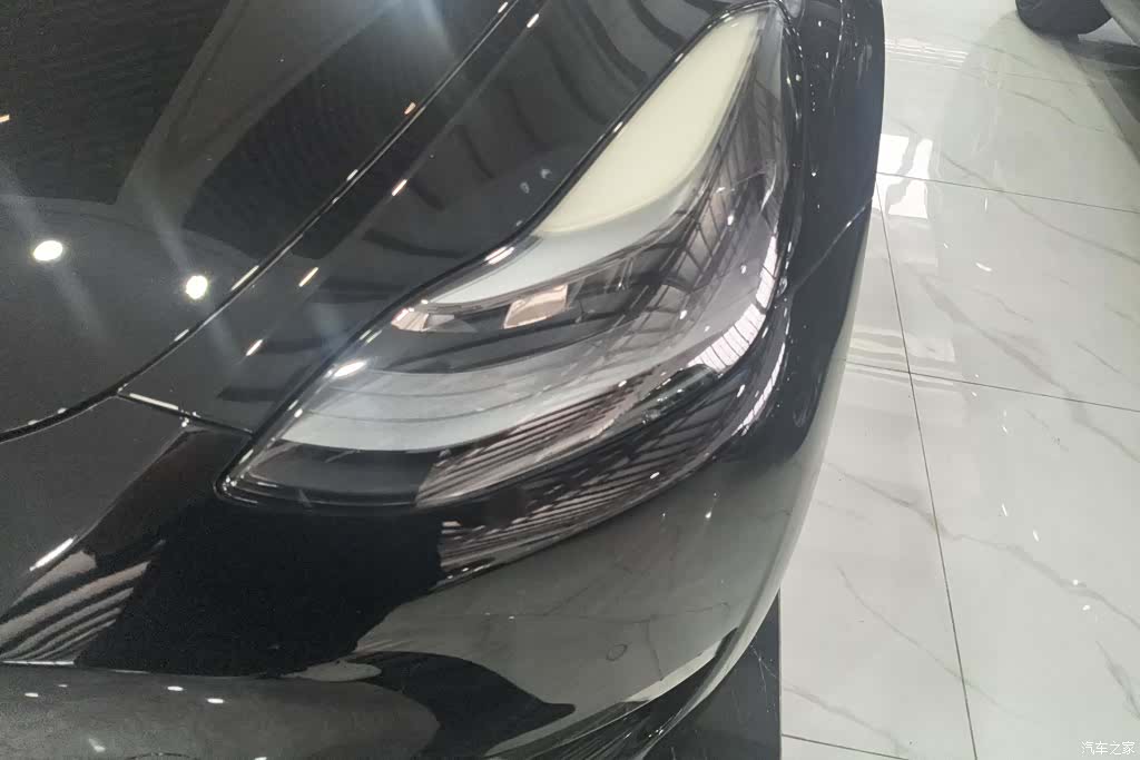 Tesla Model Y, 2021 все фото