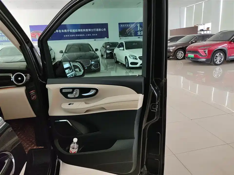 Mercedes-Benz V-class Mercedes-Benz V-class