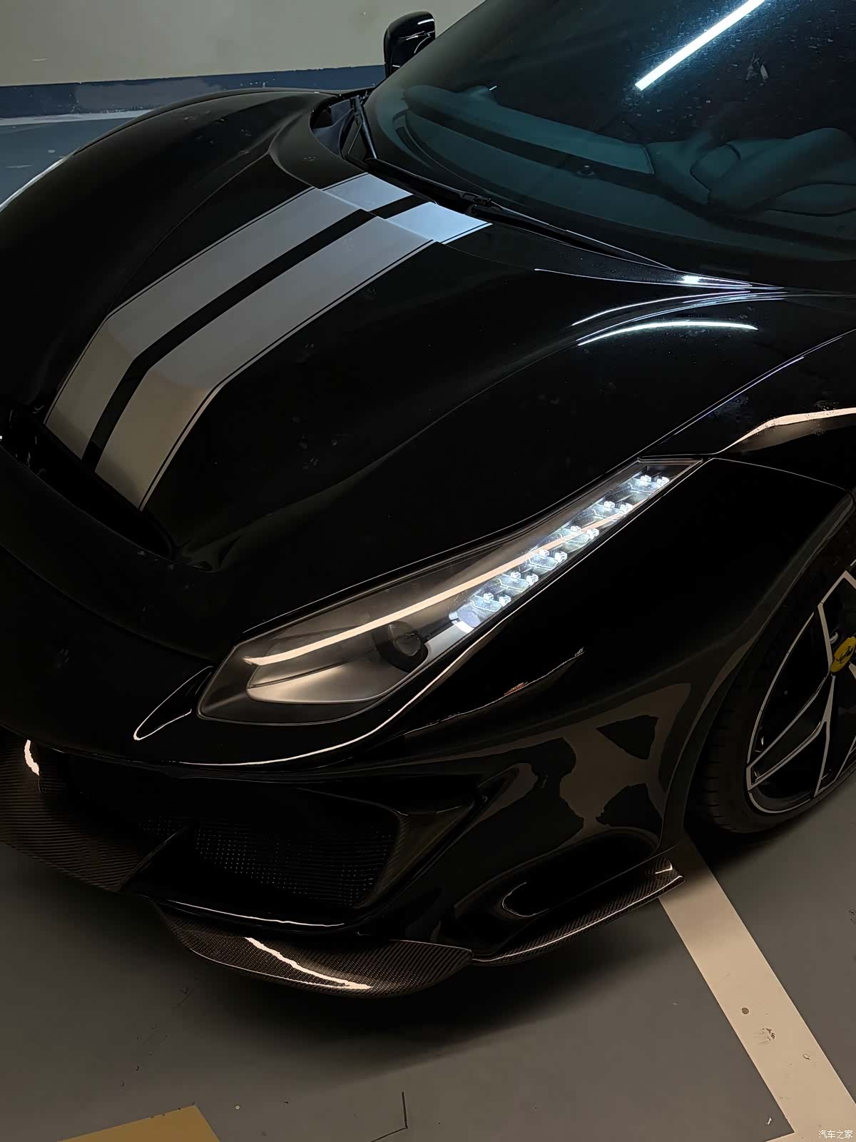 Ferrari 488, 2016 13