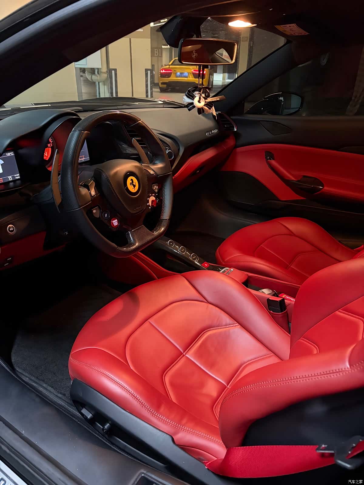 Ferrari 488, 2016 15