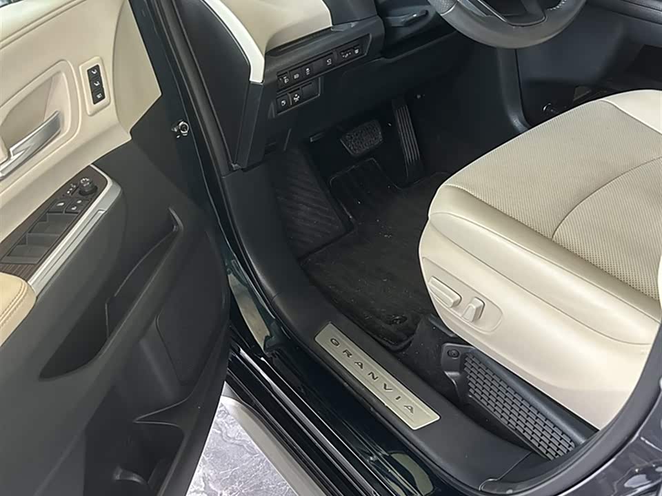 Toyota Grevia
