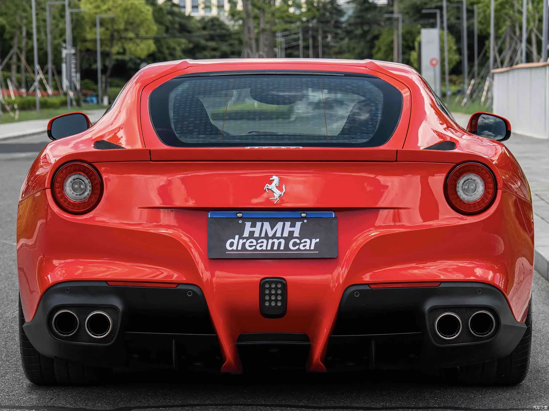 Ferrari F12ber, 2013 8