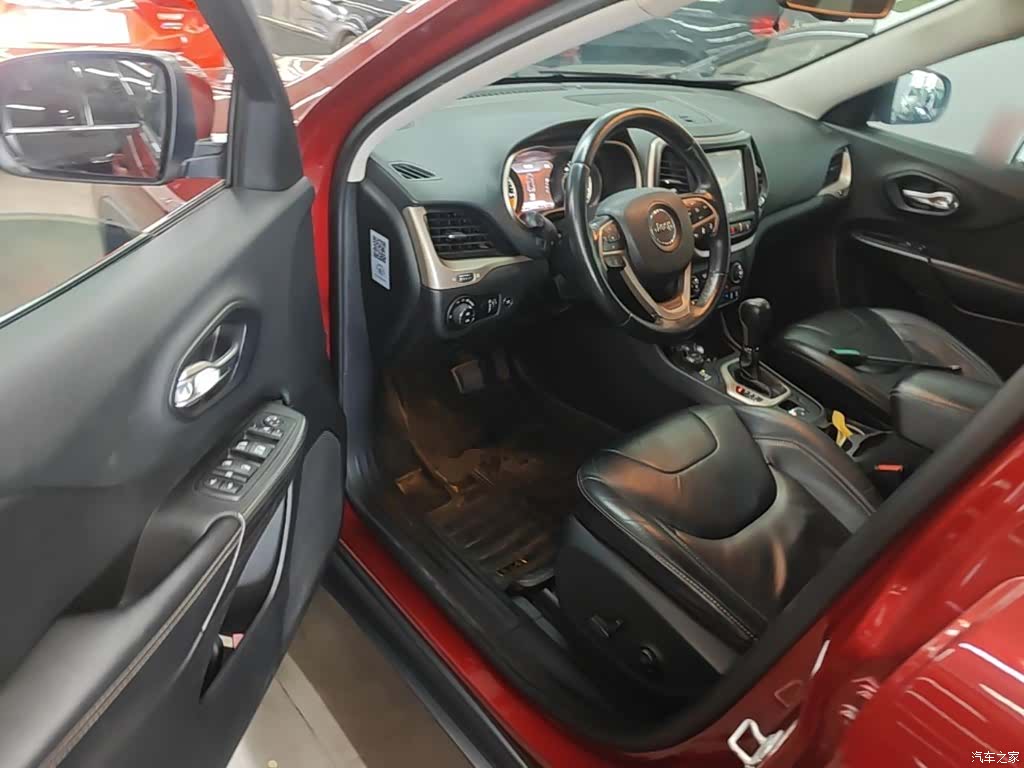 Jeep Cherokee, 2015 16