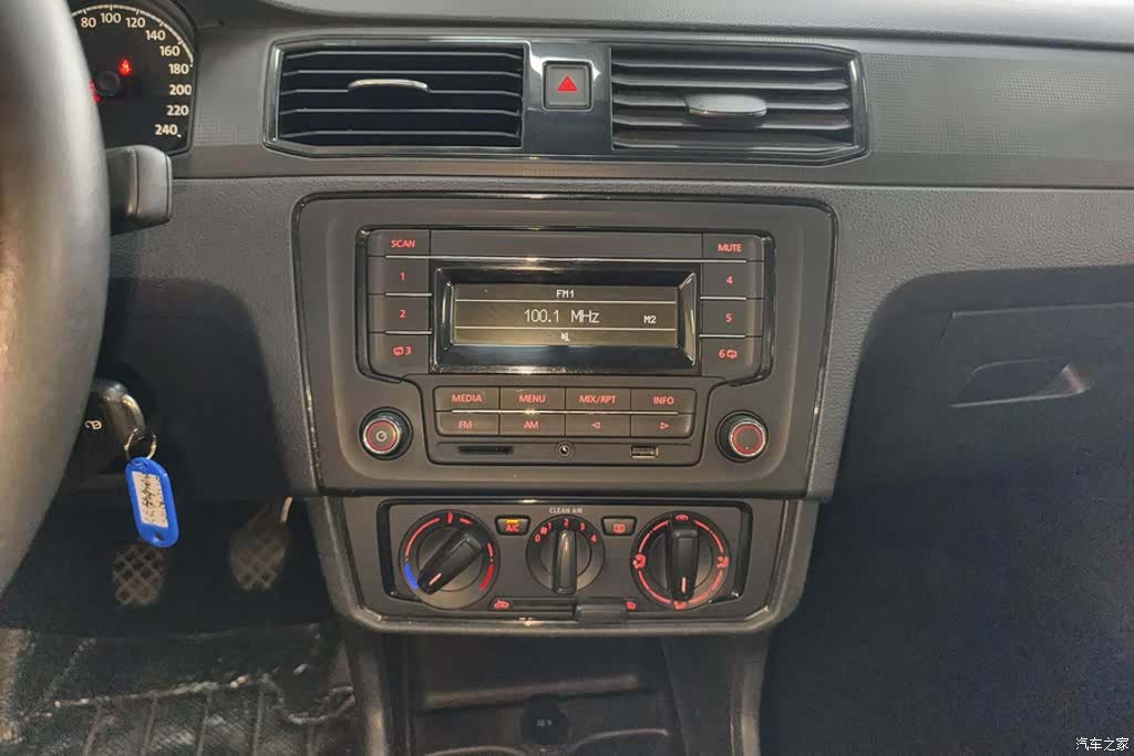 Volkswagen Santana, 2018 13