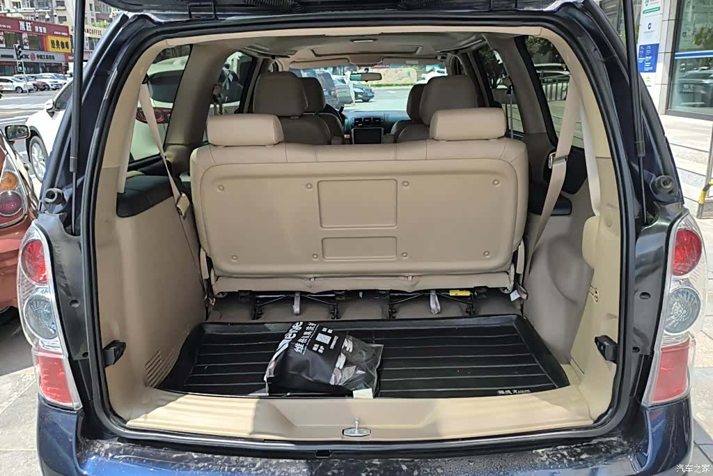 Buick GL8, 2014 4