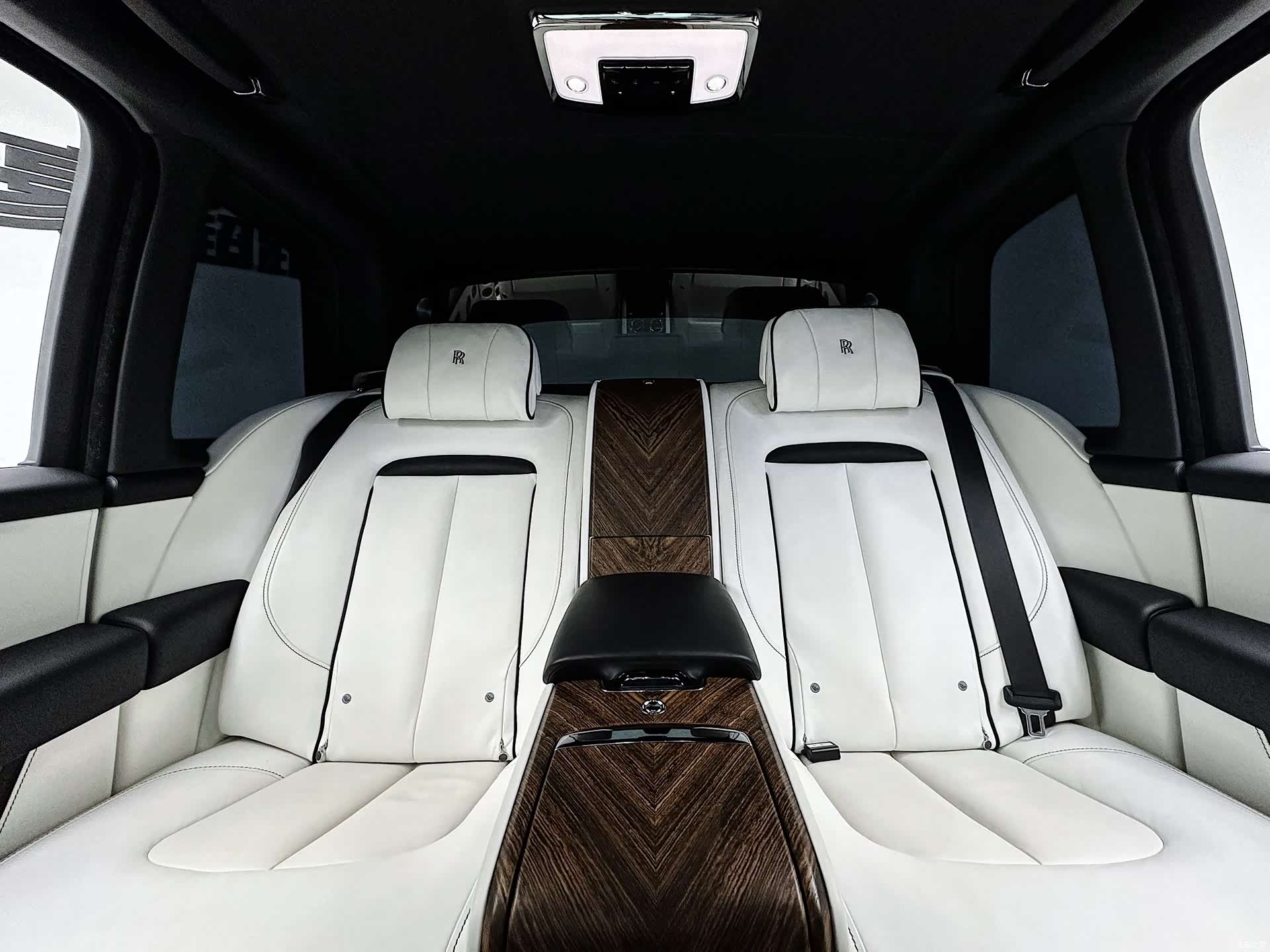 Rolls-Royce Cullinan, 2019 23