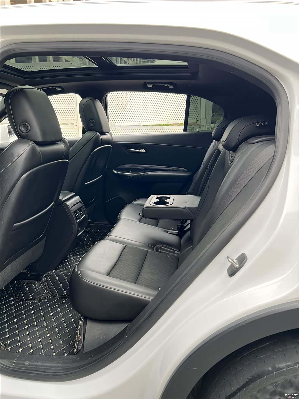 Cadillac XT4, 2021 все фото