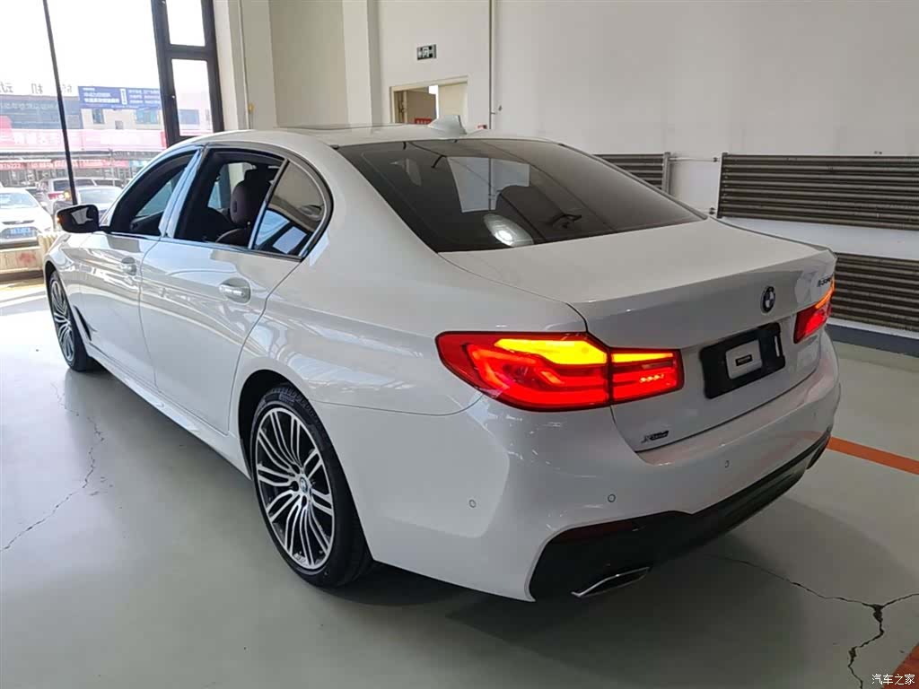 BMW 5 Series, 2018 все фото