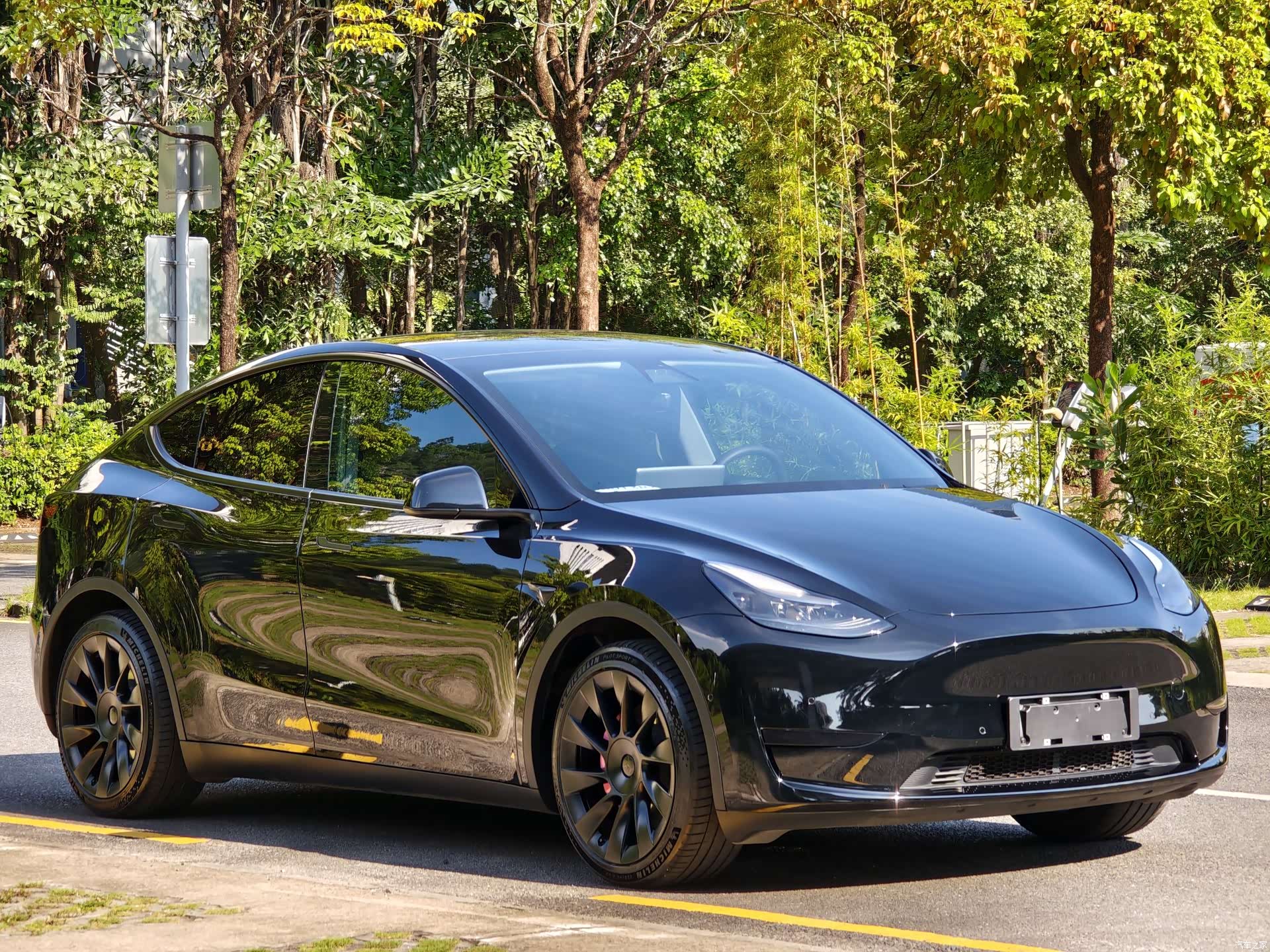 Tesla Model Y, 2022 3