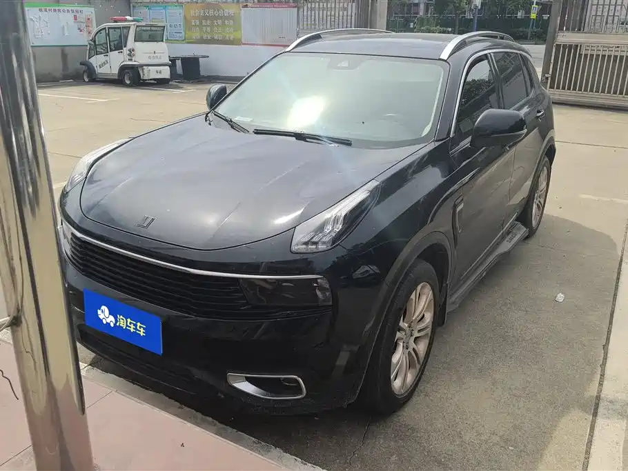 Lynk & Co 01