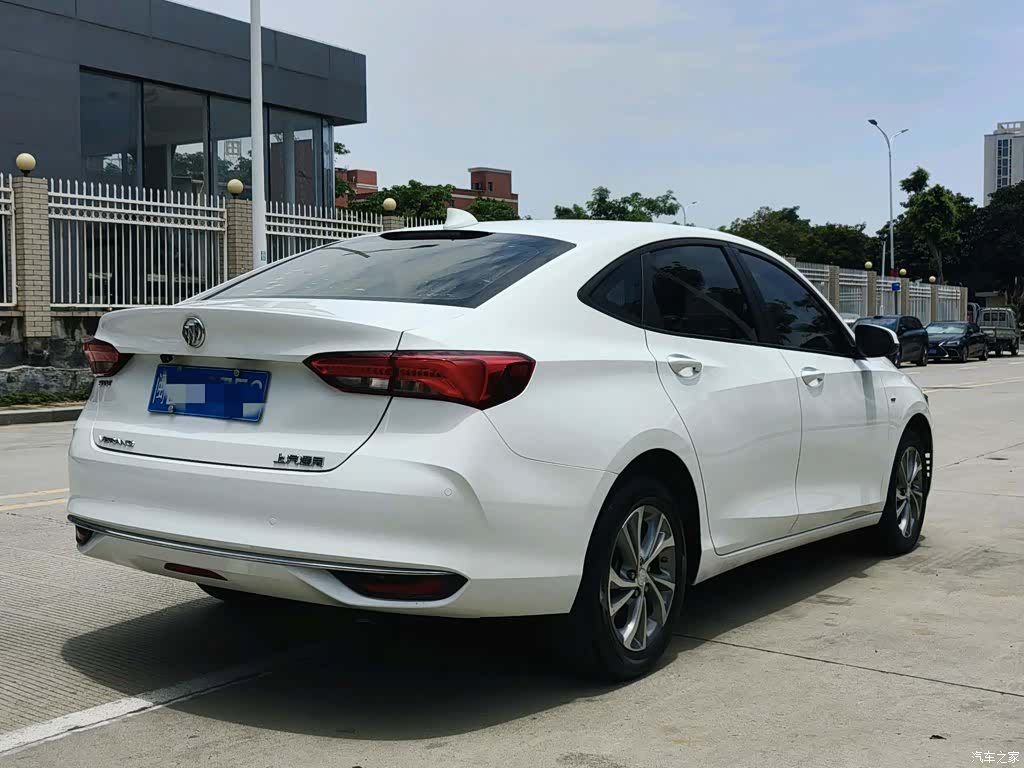 Buick Verano, 2022 7