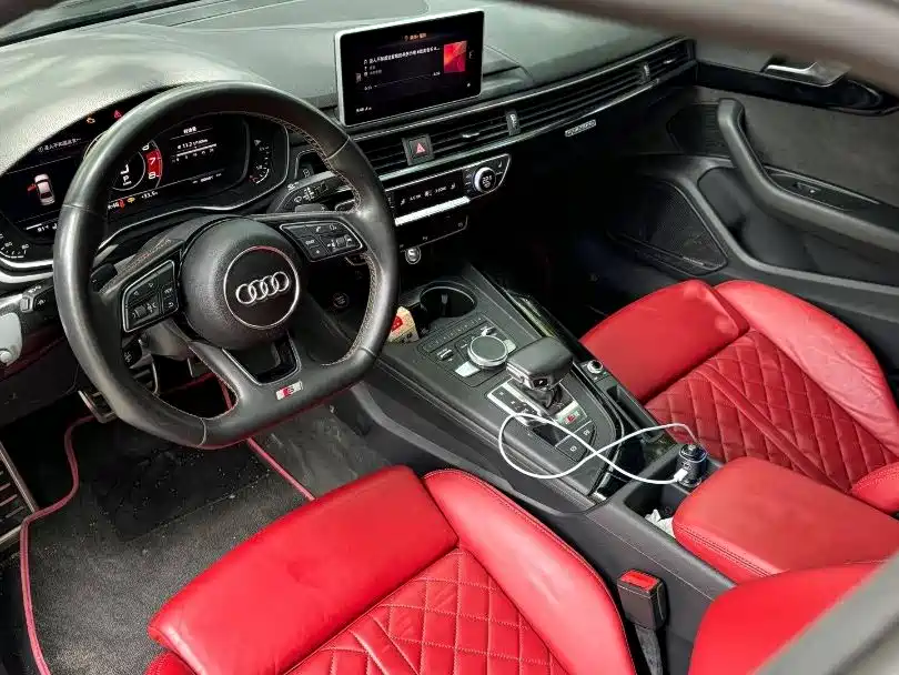 Audi S4 Audi S4