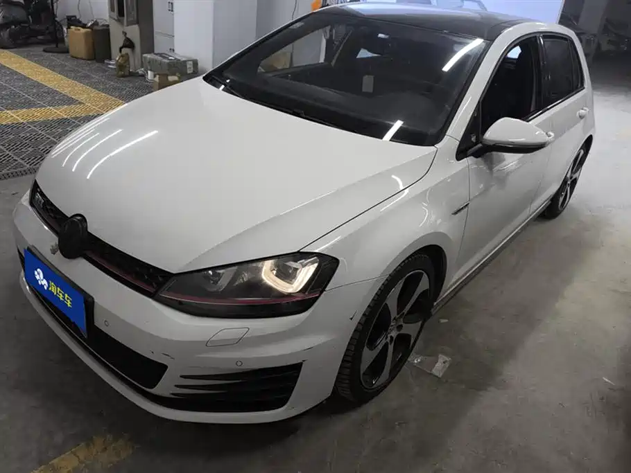 Volkswagen Golf GTI