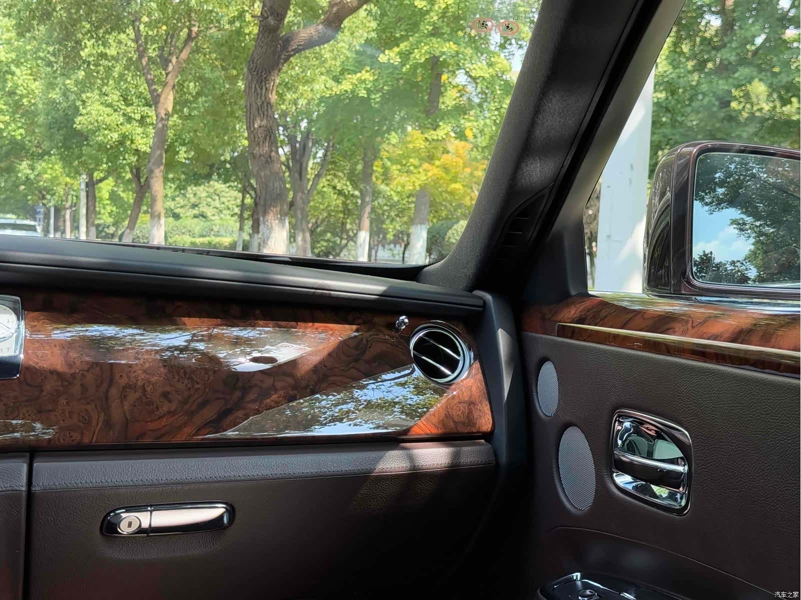 Rolls-Royce Ghost, 2015 15