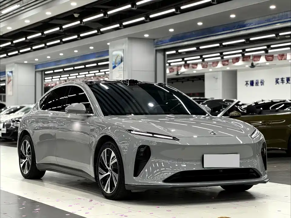 NIO ET5