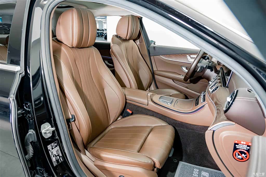 Mercedes-Benz E-Class, 2022 19