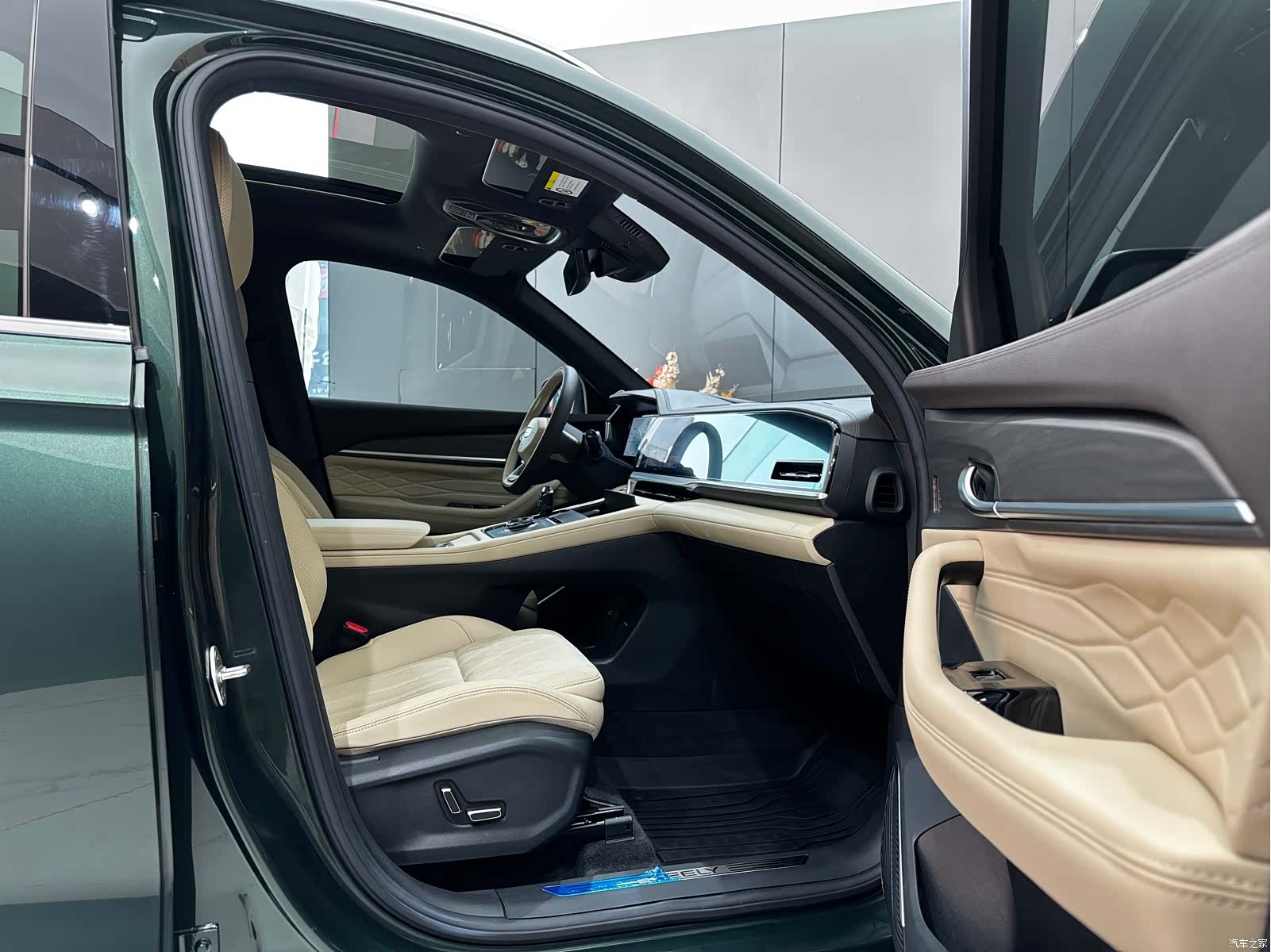 Geely Xingyue L, 2025 11