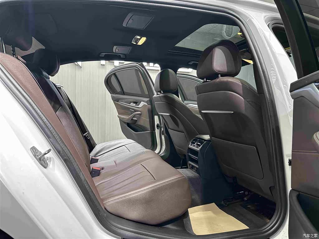 BMW 5 Series, 2019 11