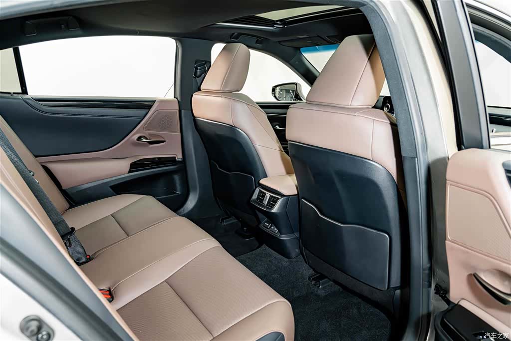 Lexus ES, 2024 21